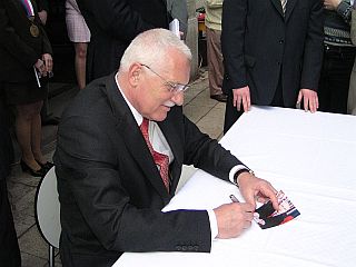 N�v�t�va pana prezidenta v Polici nad Metuj�